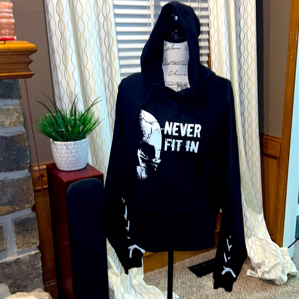 NEW The Drive Clothing NEVER Crop Hoodie.